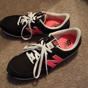 New balance women's 410 gym shoes never worn